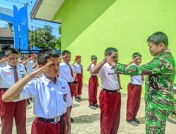 Sambut HUT Ke – 81 RI Sargas TMMD  Ke – 129 Kodim 1404/Pinrang  Gemleng Disiplin Murid UPT SDN 245 Pinrang Lewat Latihan PBB