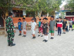 Semangat Kemerdekaan Mulai Berkobar, Satgas TMMD Ke – 129 Kodim 1404/Pinrang Latih PBB Siswa UPT SD Inpres Cempa Dao Desa Tanratuo