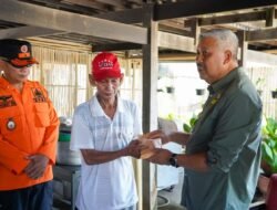Bentuk Peduli Pemerintah Kabupaten Pinrang Berikan Bantuan Pada Korban Kebakaran Di  Lingkungan Cikkuala Kelurahan Langnga Kecamatan Mattiro Sompe