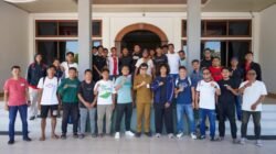 Sekda Pinrang Lepas Tim Kontingan Sepak Bola  Kabupaten Pinrang  Yang  Akan Mengikuti  Ajang Piala Gubernur