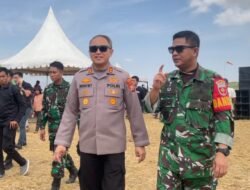 Keren! Penerjun Kostrad Mendarat di Kanyuara, Dandim dan Kapolres Sidrap Sambut Bak Kawan Sendiri