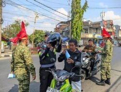 Kodim 1404/Pinrang Gencarkan Pembagian Masker Tiga Hari Berturut Turut  Untuk Lindung Warga  Dari Asap  Karhutla