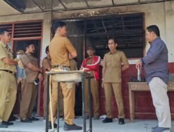 Kadis Pendidikan Dan Kebudayaan Pinrang Tinjauh Sekolah UPN SDN  300 Di Desa Rajang Kec Lembang Yang Terdampak Bencana Kebakaran
