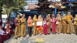 UPT SDN 161 Pinrang Bertabur Prestasi,” Kepala Sekolah Serahkan Reward Untuk Siswa Siswi Juara Kaligrafi Hingga Karate”