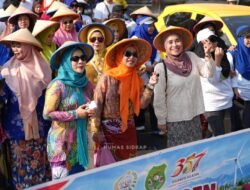 Kompak dan Penuh Semangat, Sidrap Curi Perhatian di Karnaval Hari Jadi ke-357 Sulsel