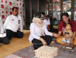 Wabup Nurkanaah Salurkan Bantuan Gizi dan Buka Jalan Pendidikan bagi Anak Putus Sekolah di Arawa