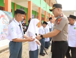 Sambangi Ponpes Al Urwatul Wustqaa, Kapolres Sidrap Edukasi Pelajar Tertib Berlalu Lintas